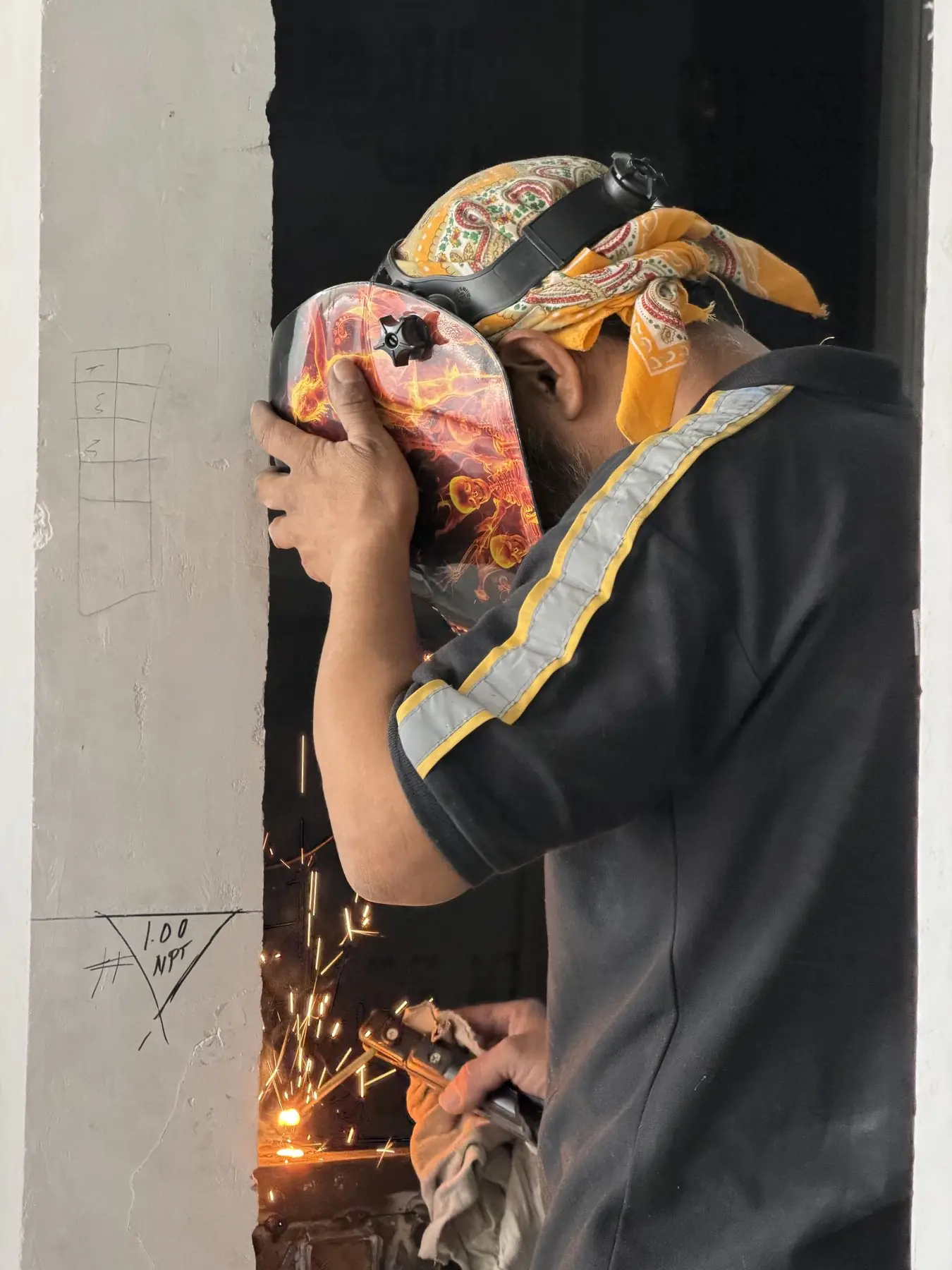 Trabajos de corte y soldadura en obra
